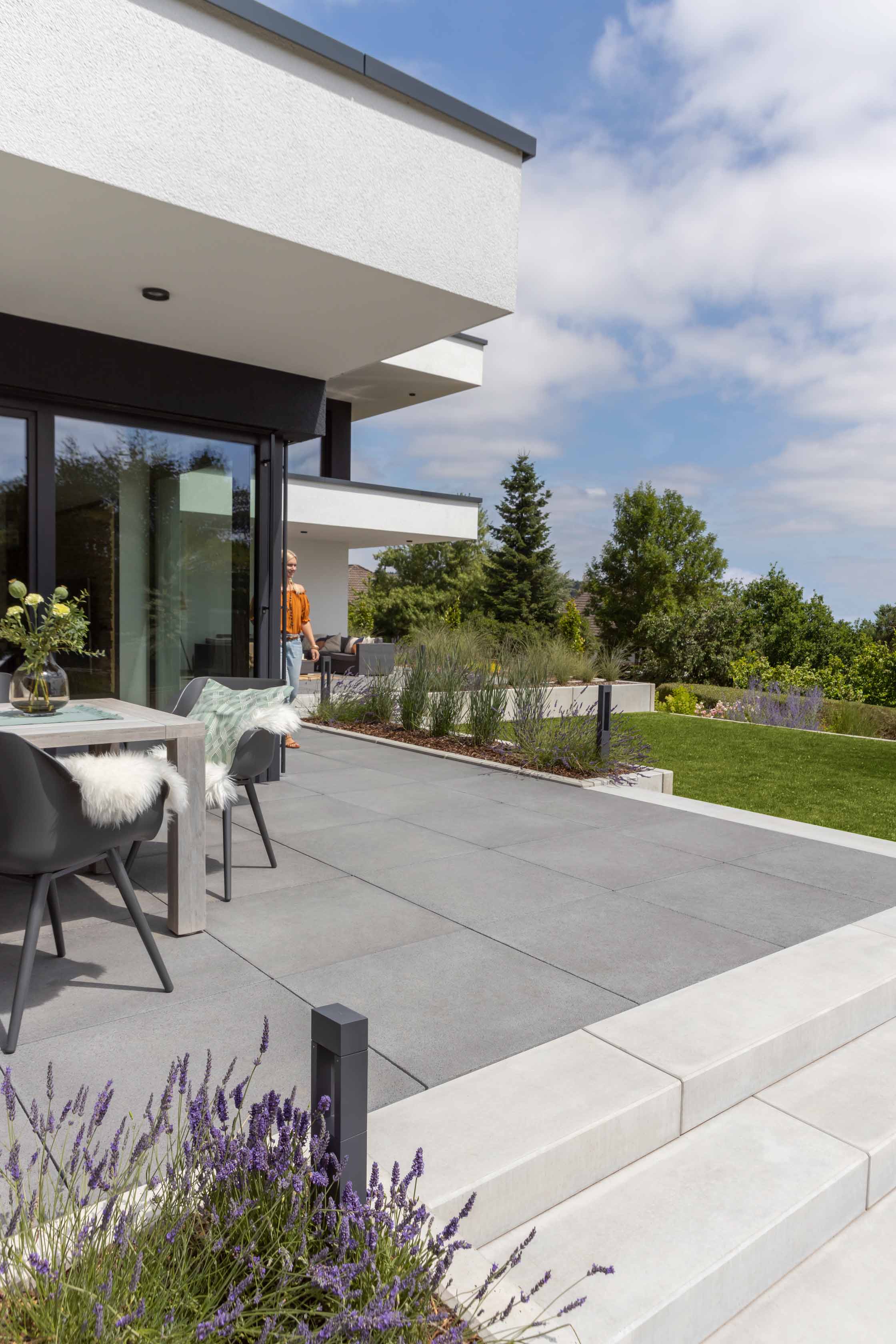 Grossformatige Befahrbare Signo Terrassenplatten Fur Hof Und Terrasse