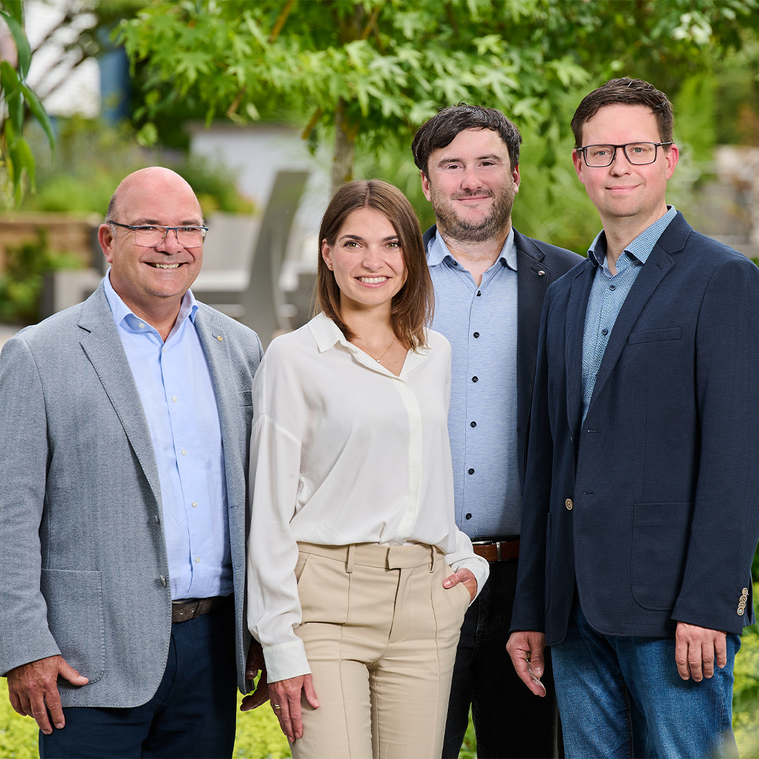 Das Bild zeigt die Geschäftsführung des Unternehmens Rinn Beton- und Naturstein.